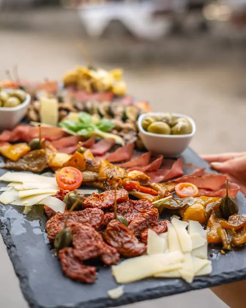Mephisto Bar & Restaurant