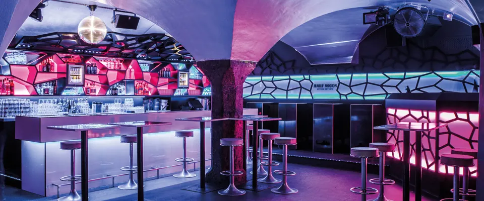 Club Half Moon
